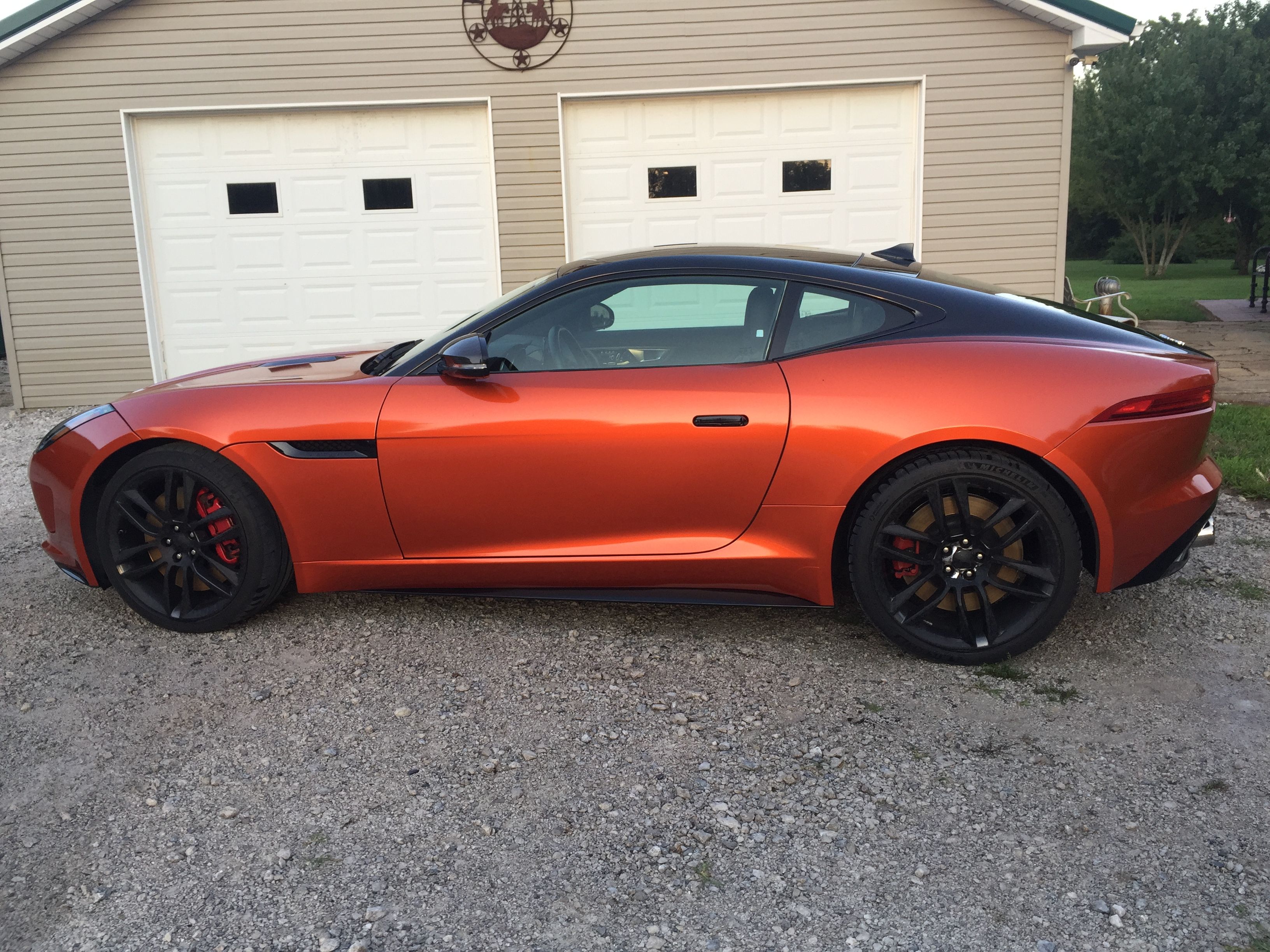 Used 2015 Jaguar F-TYPE R RWD image 1