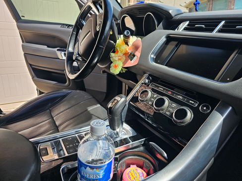 Used 2014 Land Rover Range Rover Sport HSE image 5