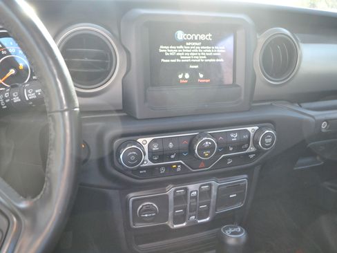 Used 2018 Jeep Wrangler Unlimited Sport S image 15