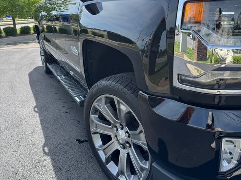 Used 2018 Chevrolet Silverado 1500 High Country image 4