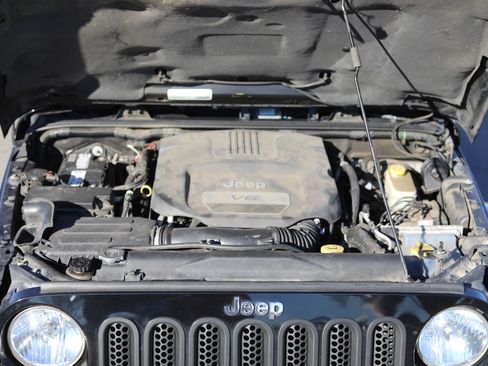 Used 2015 Jeep Wrangler Unlimited Sahara w/ Max Tow Package image 14