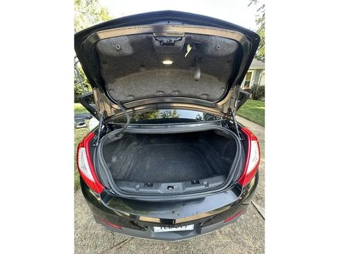 Used 2013 Lincoln MKS AWD image 16