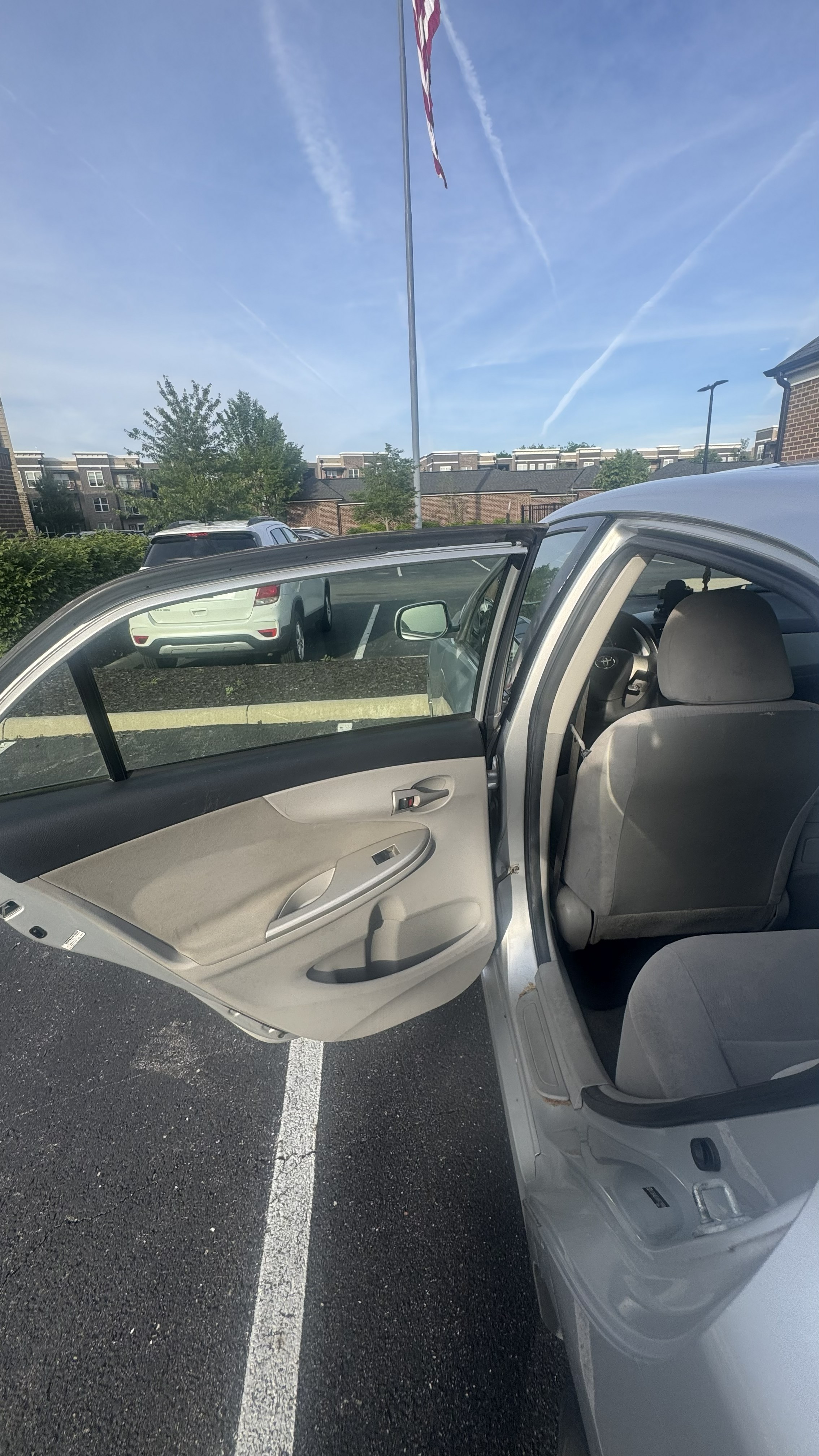 Used 2011 Toyota Corolla LE FWD image 9