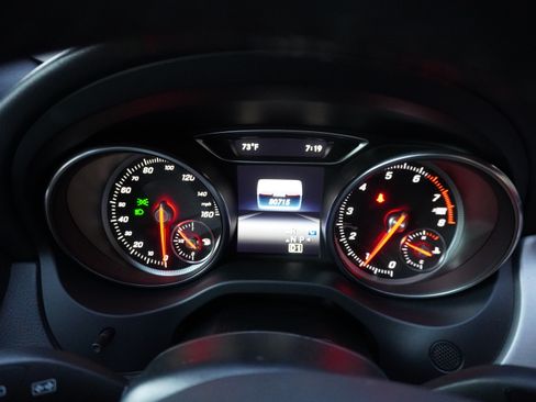 Used 2019 Mercedes-Benz GLA 250 image 13