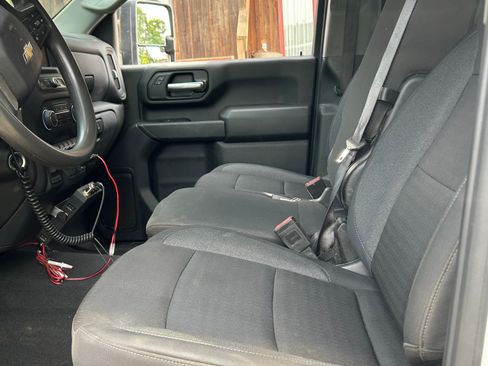 Used 2024 Chevrolet Silverado 2500 Custom w/ Custom Value Package AWD/4WD image 9