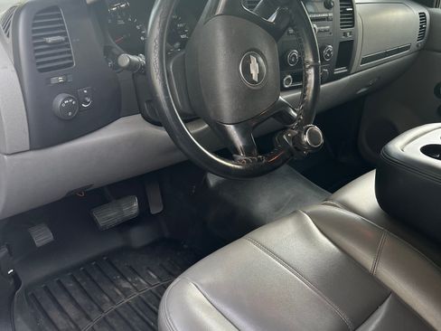 Used 2007 Chevrolet Silverado 1500 W/T w/ Towing Package image 6