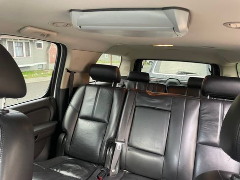 Used 2010 Chevrolet Suburban LT AWD/4WD image 14