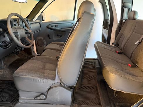 Used 2007 Chevrolet Silverado 2500 W/T image 9