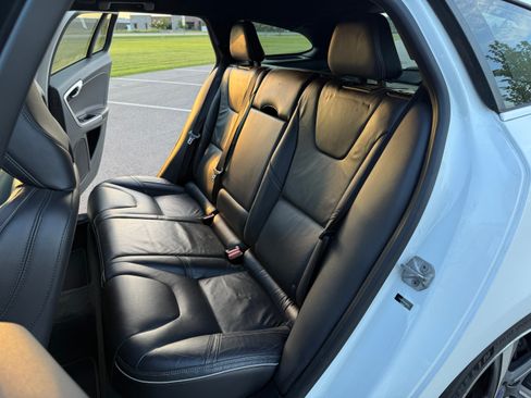 Used 2015 Volvo V60 T6 R-Design Platinum AWD/4WD image 29