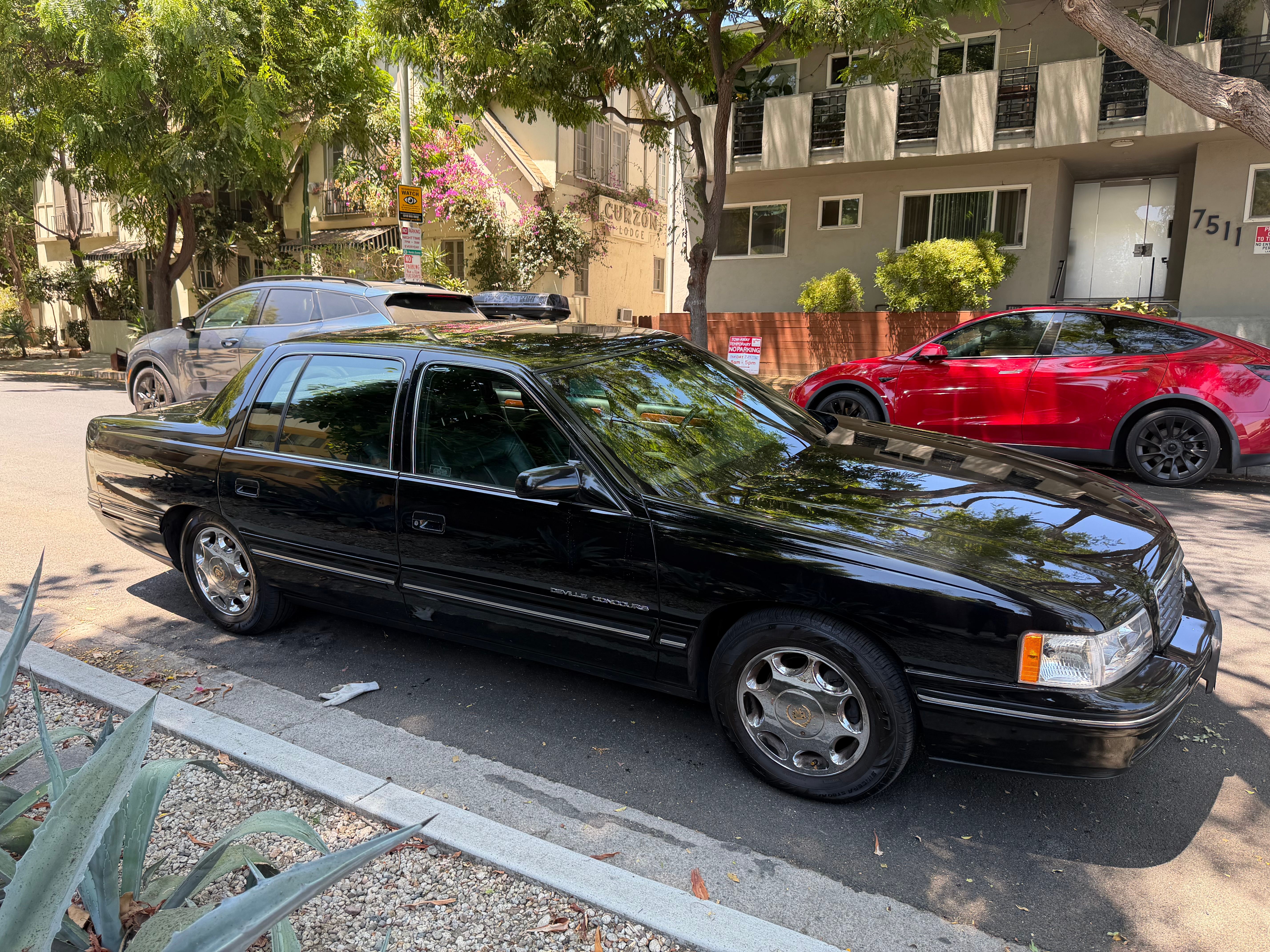 Used 1997 Cadillac De Ville Concours w/ Safety/Security Pkg FWD image 13