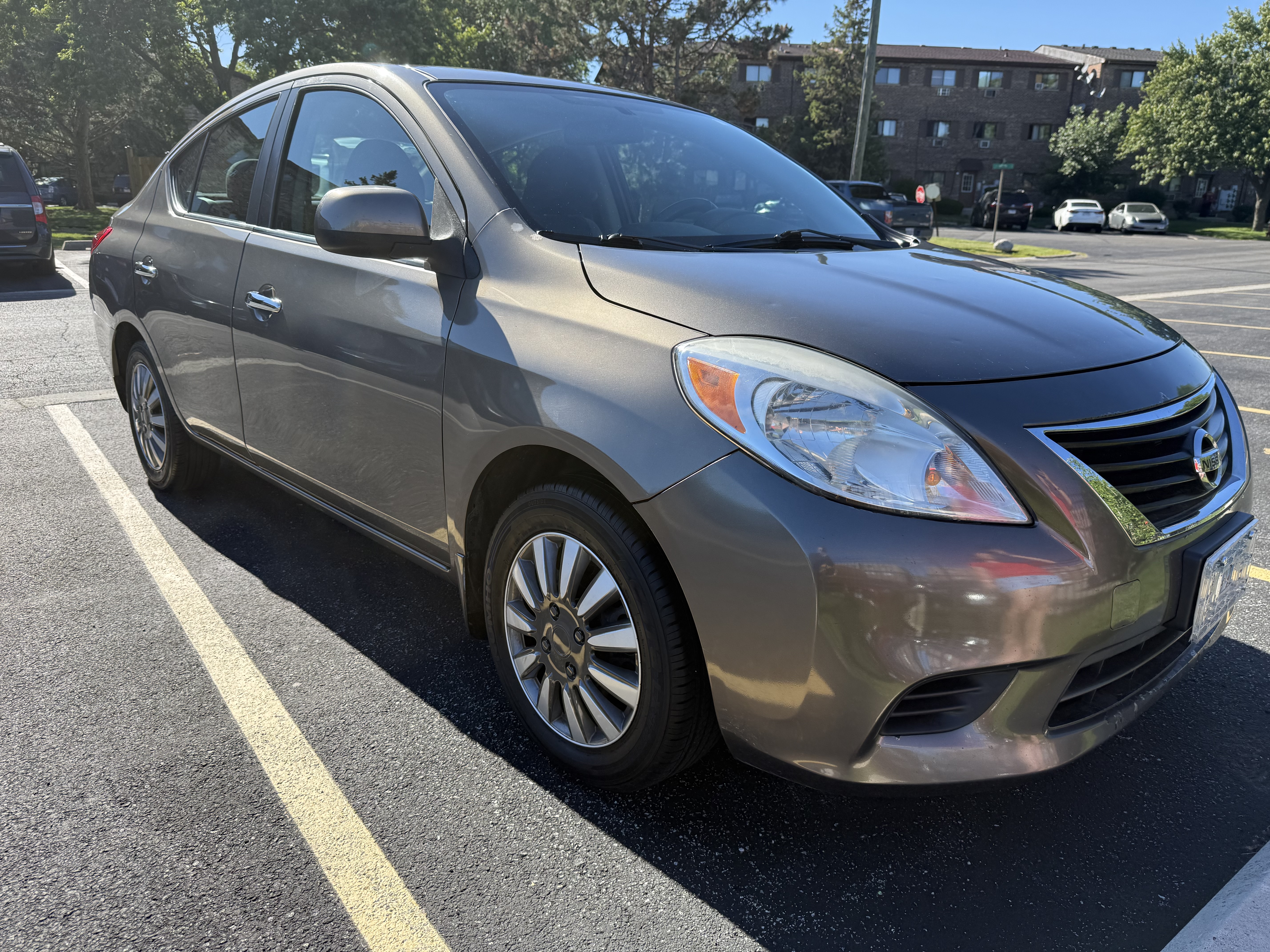 Used 2012 Nissan Versa SV FWD image 18