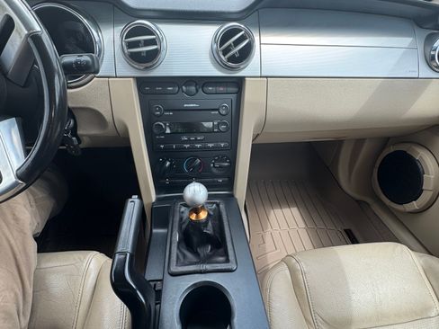 Used 2005 Ford Mustang GT Premium image 12