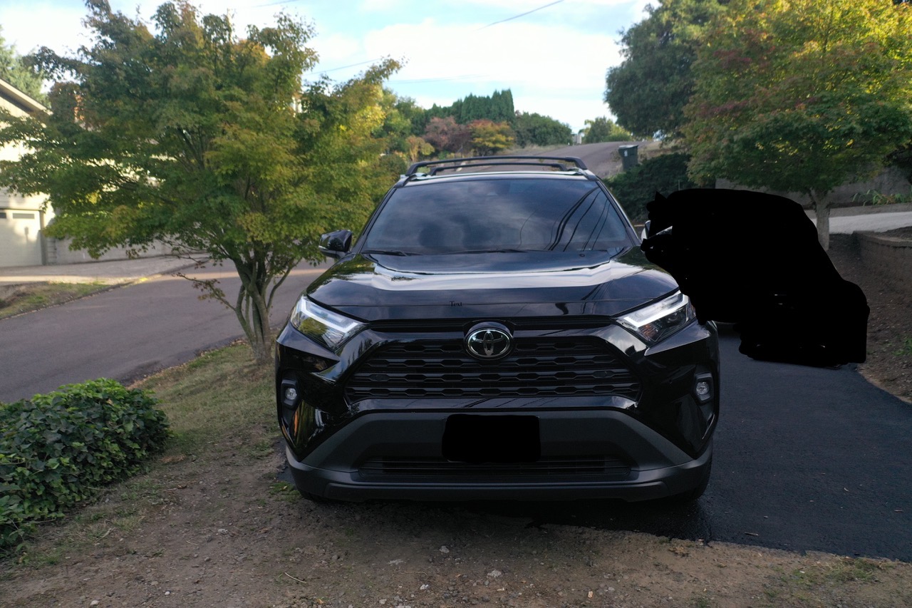 Used 2025 Toyota RAV4 XLE Premium w/ Weather Package AWD/4WD image 1