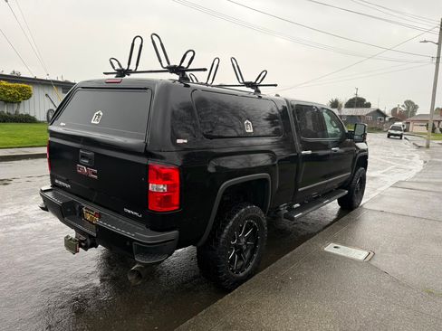 Used 2018 GMC Sierra 3500 Denali image 5