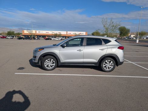 Used 2020 Hyundai Tucson SE image 1