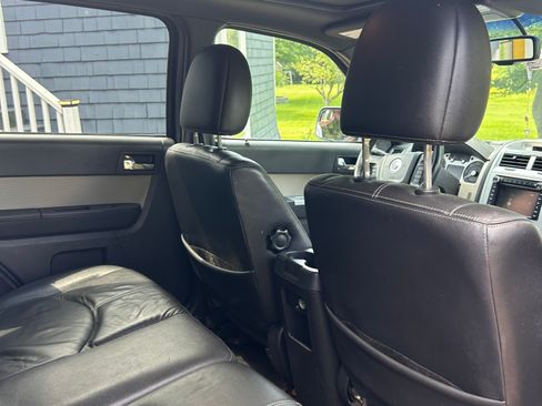 Used 2010 Mercury Mariner Premier AWD/4WD image 25