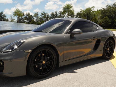 Used 2016 Porsche Cayman image 6
