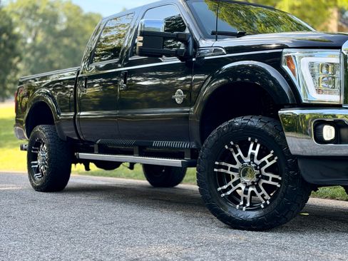 Used 2014 Ford F250 Lariat w/ Chrome Package AWD/4WD image 8