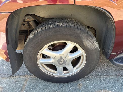 Used 2007 GMC Envoy SLE w/ Cargo Convenience Package image 15