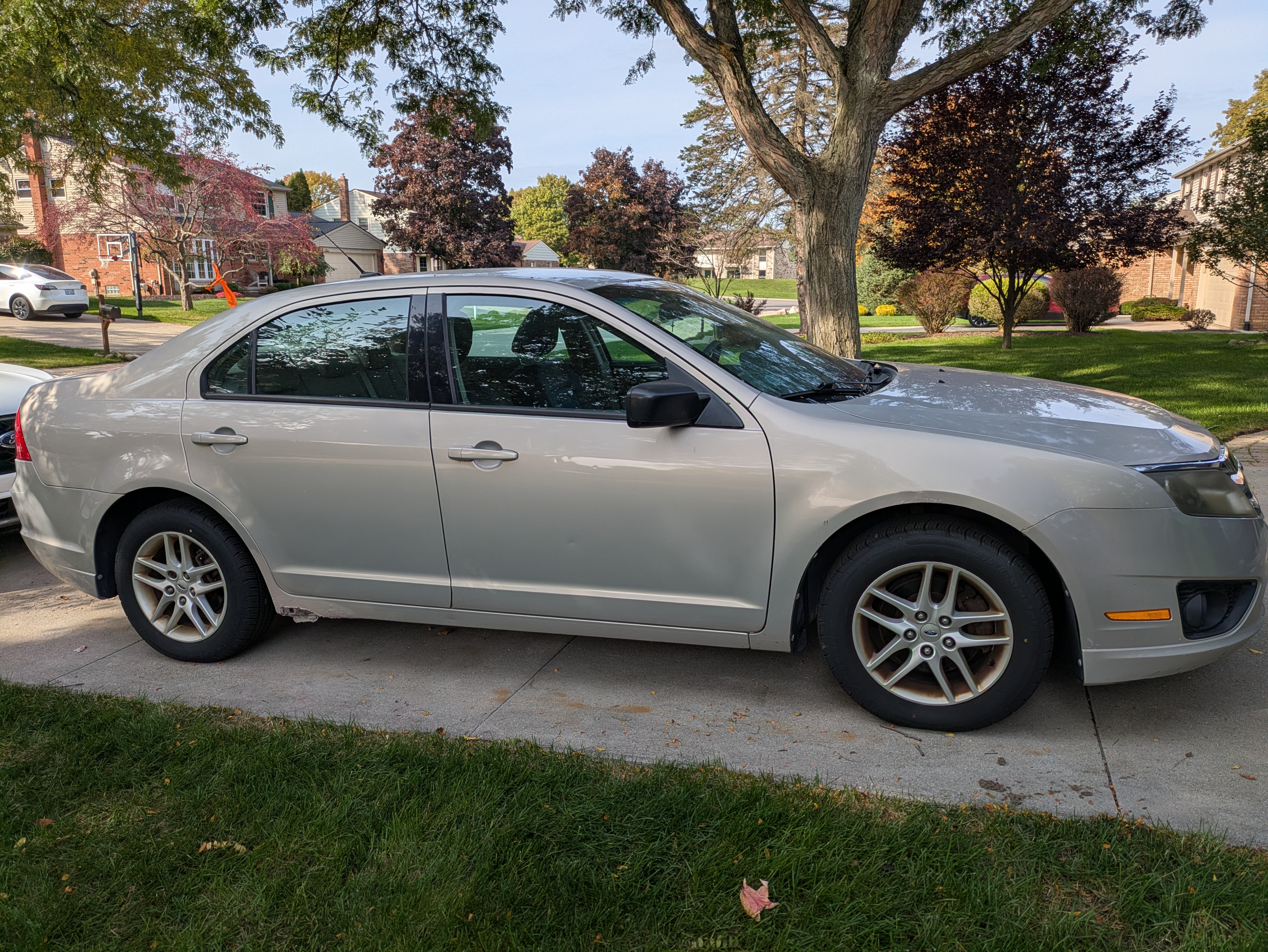 Used 2010 Ford Fusion S FWD image 5