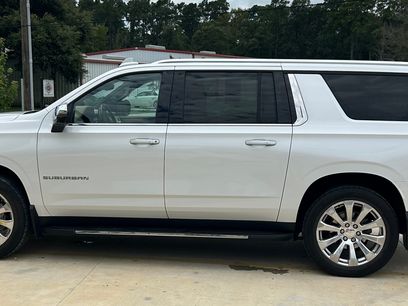 Used 2022 Chevrolet Suburban Premier w/ Premium Package 2