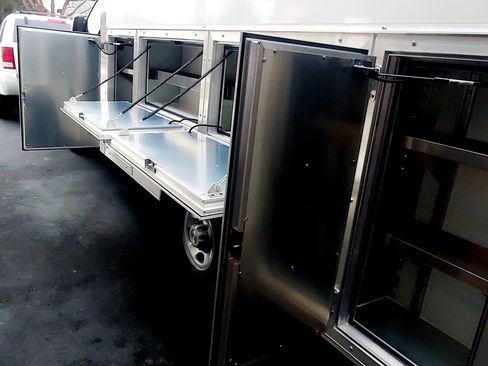 Used 2025 Chevrolet Express 3500 w/ Power Convenience Package image 18