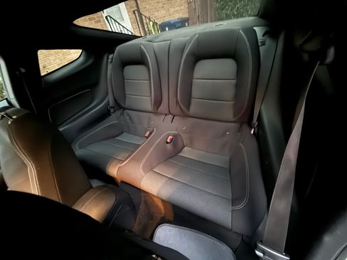 Used 2017 Ford Mustang Coupe image 6