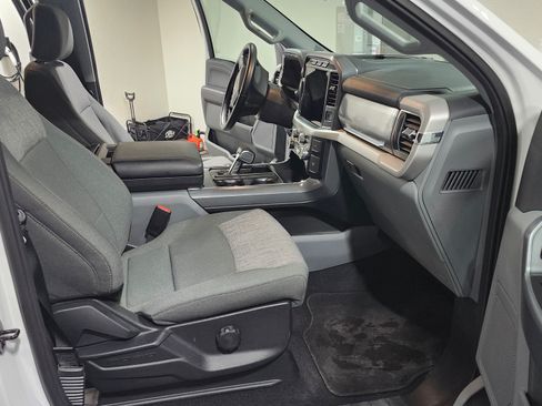 Used 2023 Ford F150 Lightning XLT image 12