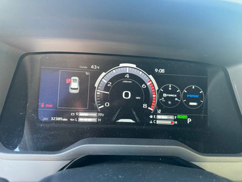 Used 2023 Toyota Sequoia Limited w/ TRD Off-Road Package image 5