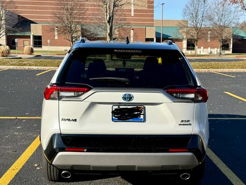 Used 2023 Toyota RAV4 XSE image 6