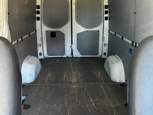 Used 2020 Mercedes-Benz Sprinter 2500 image 6