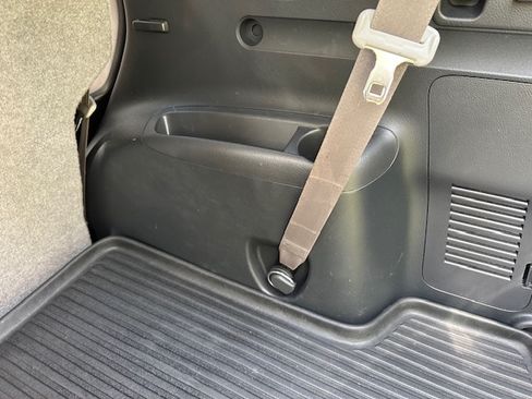 Used 2008 Toyota RAV4 2WD V6 w/ 3rd Row image 24