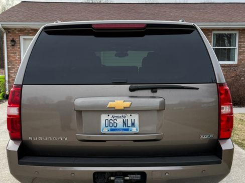 Used 2012 Chevrolet Suburban LT w/ Luxury Package image 5