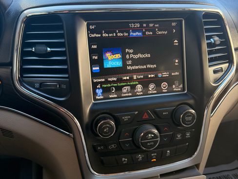 Used 2014 Jeep Grand Cherokee Overland w/ Advanced Technology Group image 13