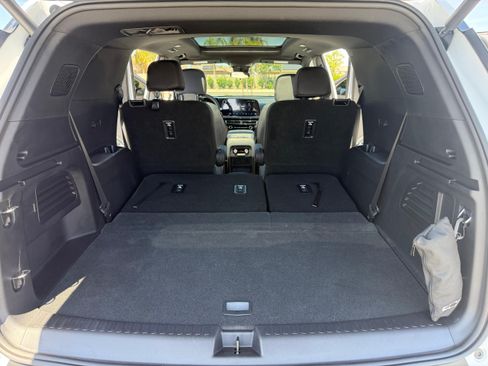Used 2026 Chevrolet Traverse LT w/ Sun and Wheel Package FWD image 21