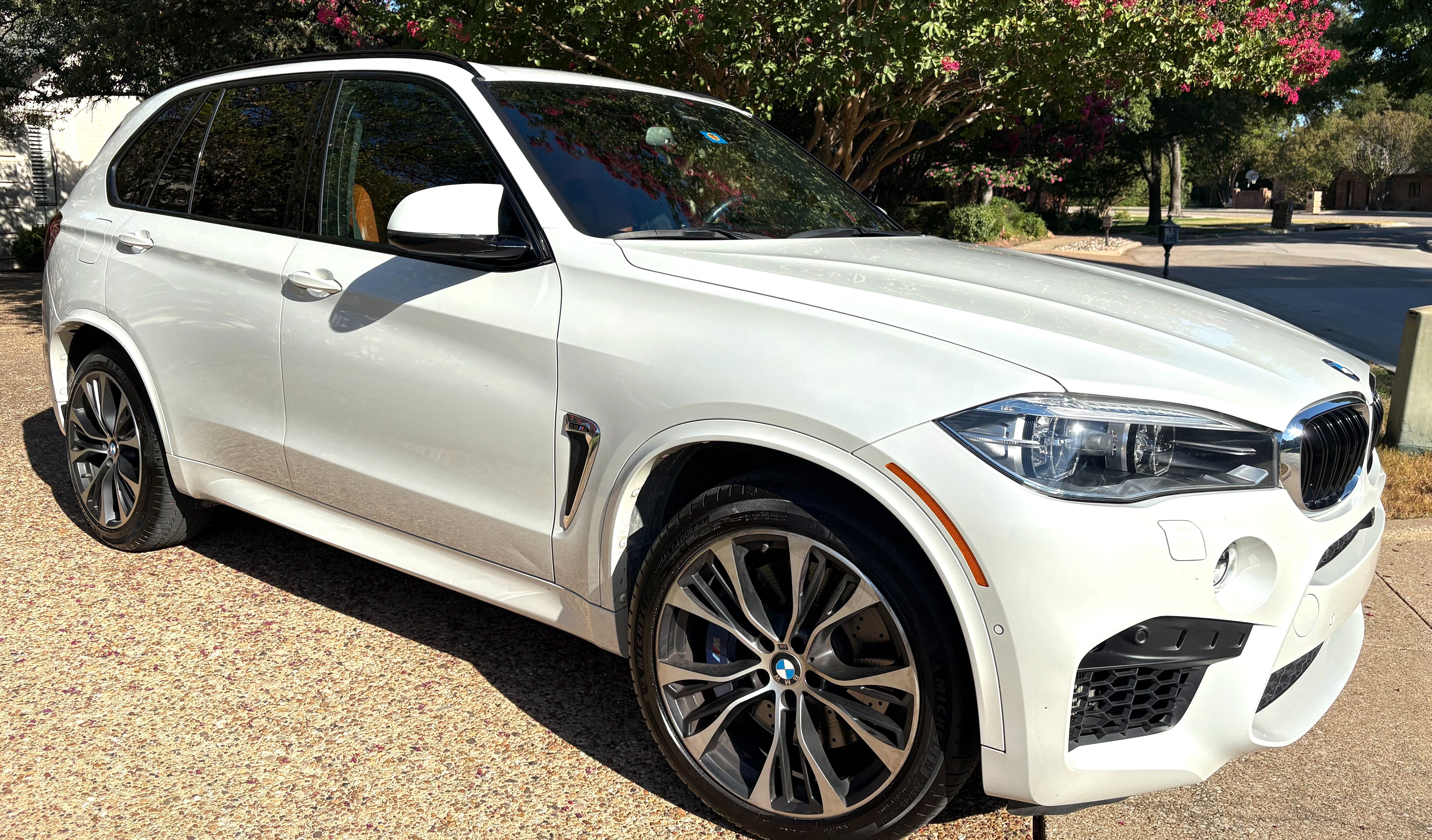 Used 2018 BMW X5 M w/ Executive Package AWD/4WD image 2