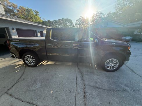 Used 2023 Chevrolet Silverado 1500 LTZ w/ Technology Package image 4