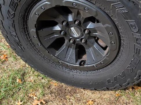 Used 2010 Ford F150 Lariat image 10