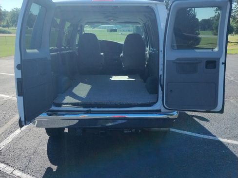 Used 2007 Ford E-350 and Econoline 350 XLT image 8