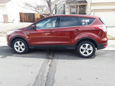 Used 2014 Ford Escape SE image 1