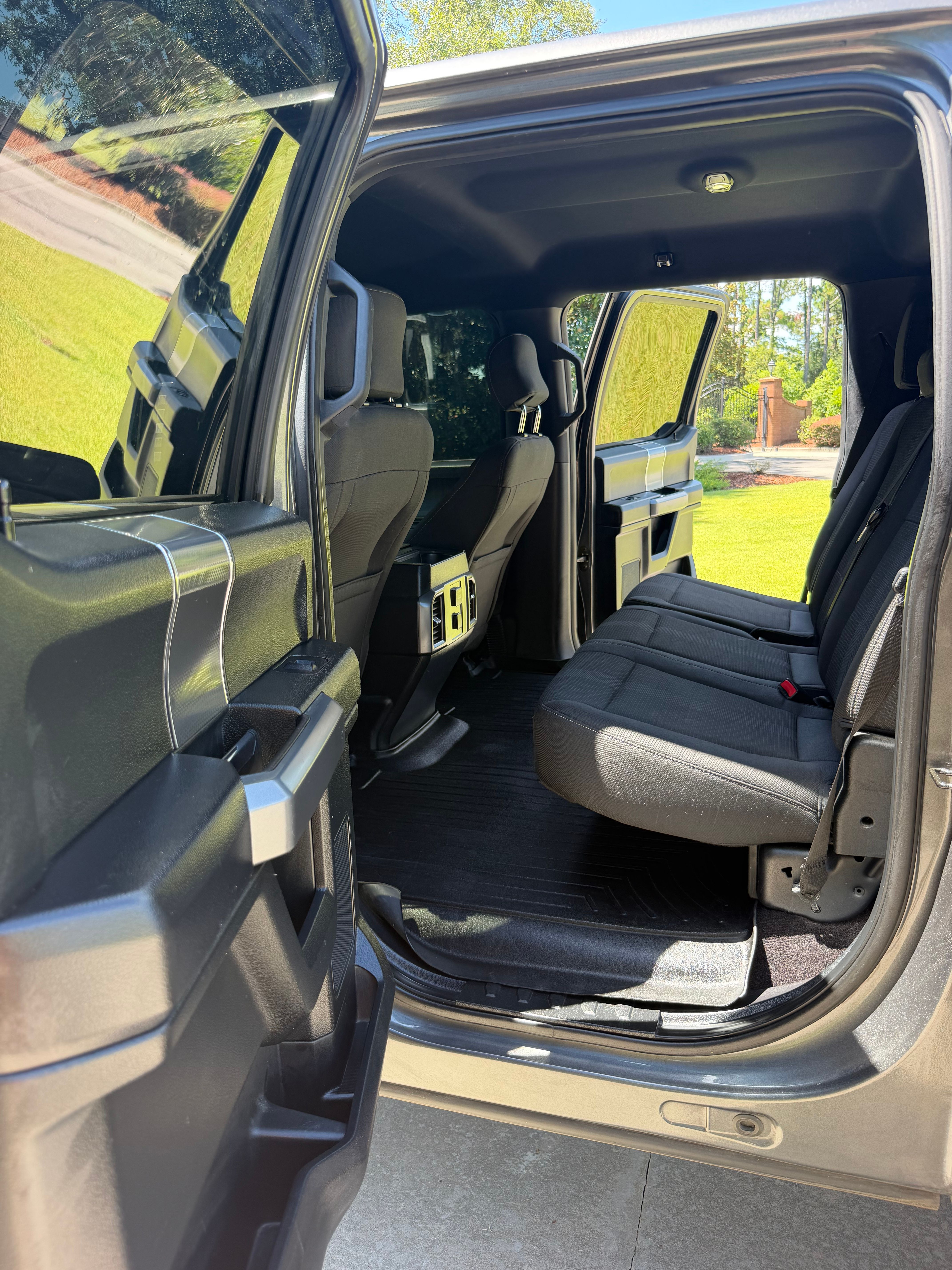 Used 2016 Ford F150 XLT w/ Equipment Group 302A Luxury AWD/4WD image 23
