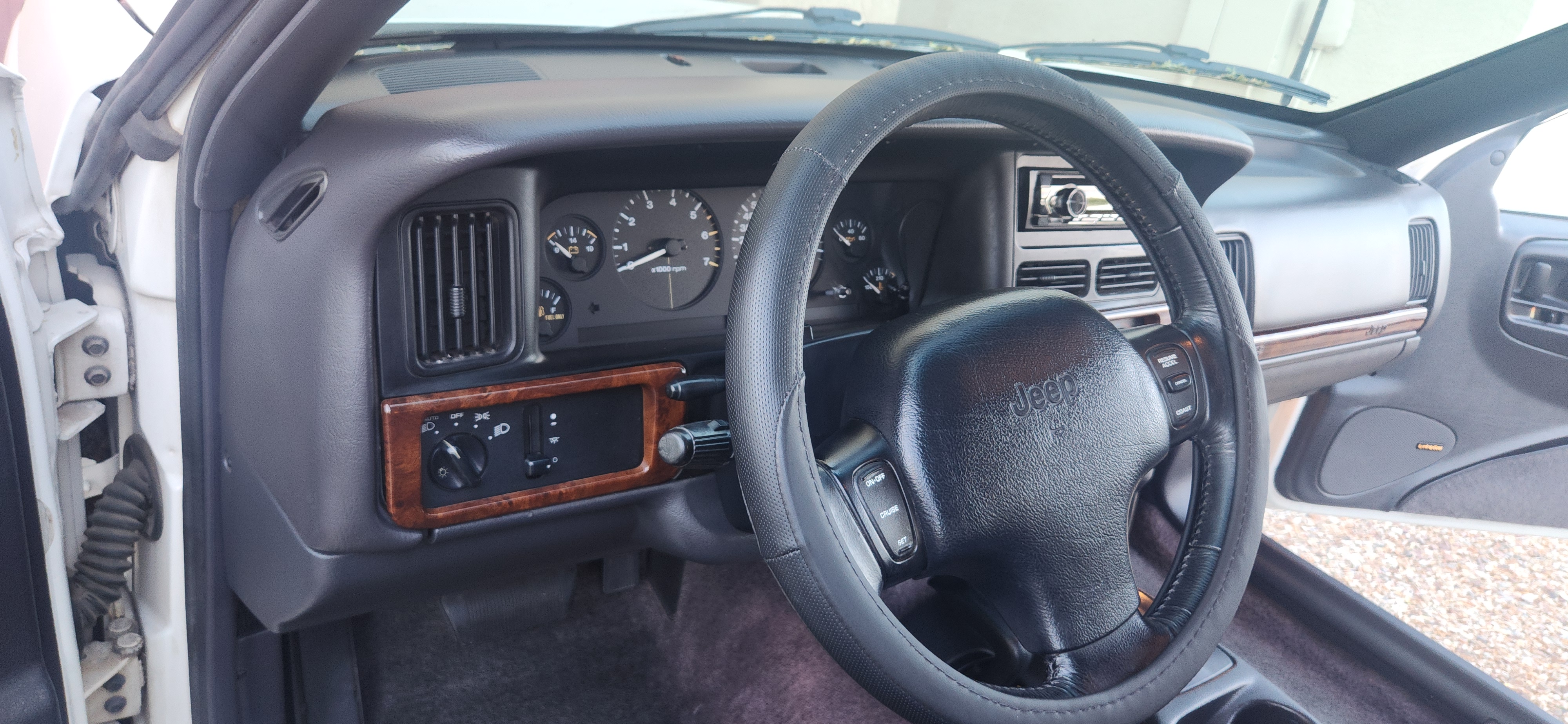 Used 1996 Jeep Grand Cherokee Laredo AWD/4WD image 12