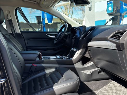 Used 2021 Ford Edge SEL w/ Convenience Package image 6