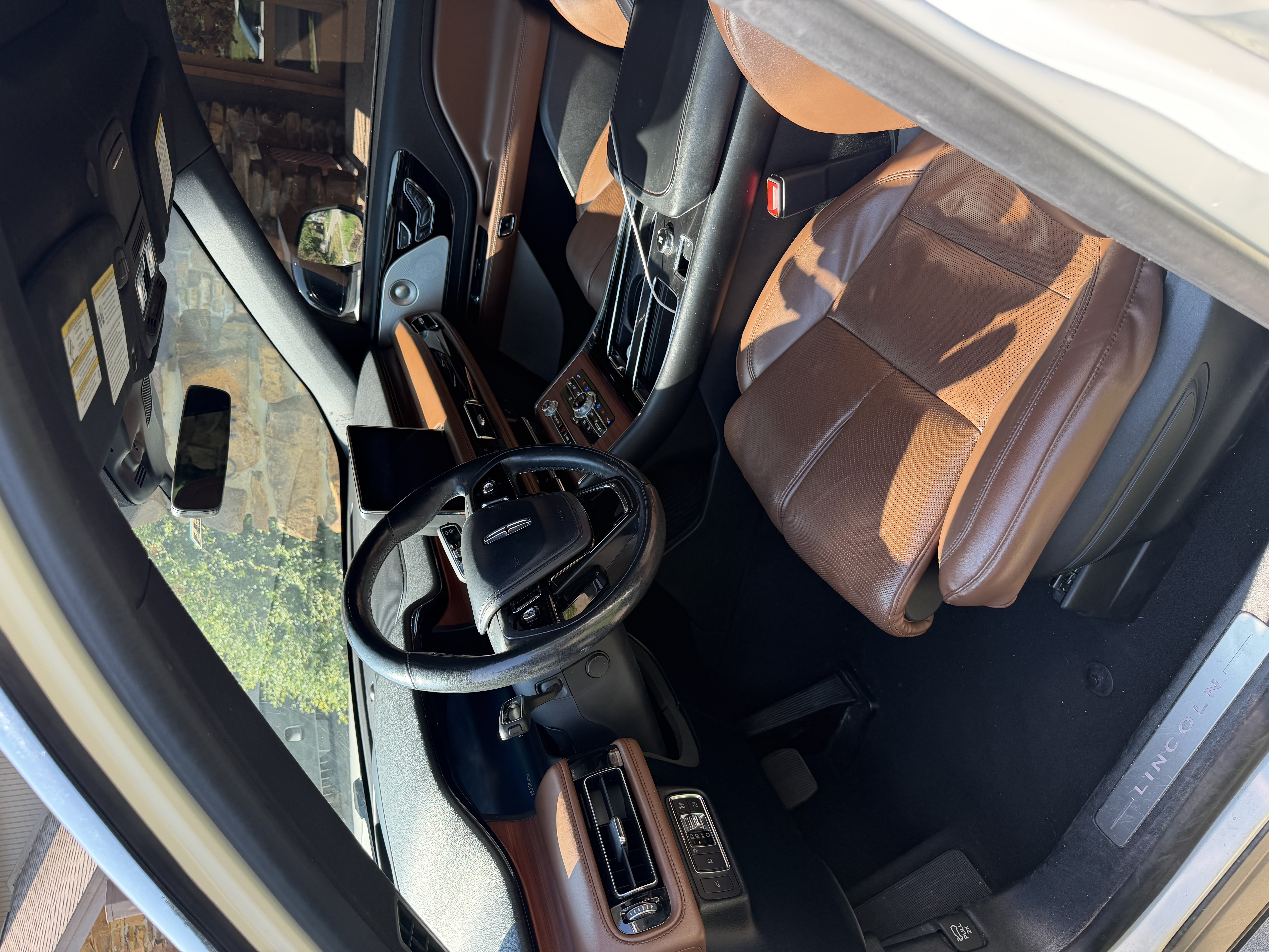 Used 2021 Lincoln Aviator Reserve w/ Equipment Group 202A AWD/4WD image 6