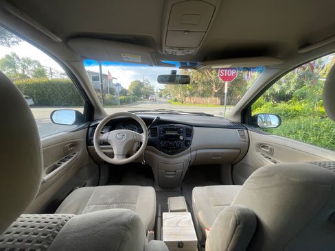 Used 2006 MAZDA MPV LX w/ LX Plus Pkg image 4