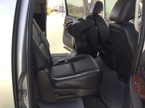 Used 2012 Chevrolet Suburban LTZ image 14