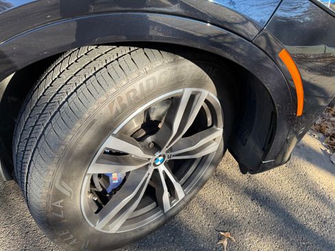 Used 2020 BMW X7 M50i image 8