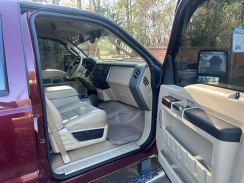 Used 2008 Ford F250 Lariat image 8