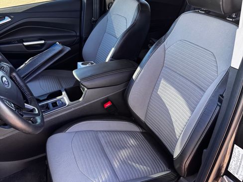 Used 2017 Ford Escape Titanium image 23