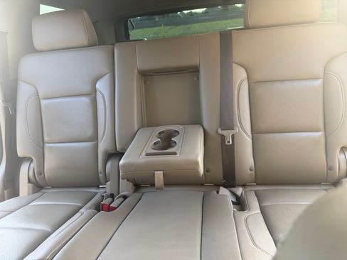 Used 2017 GMC Yukon SLT AWD/4WD image 6